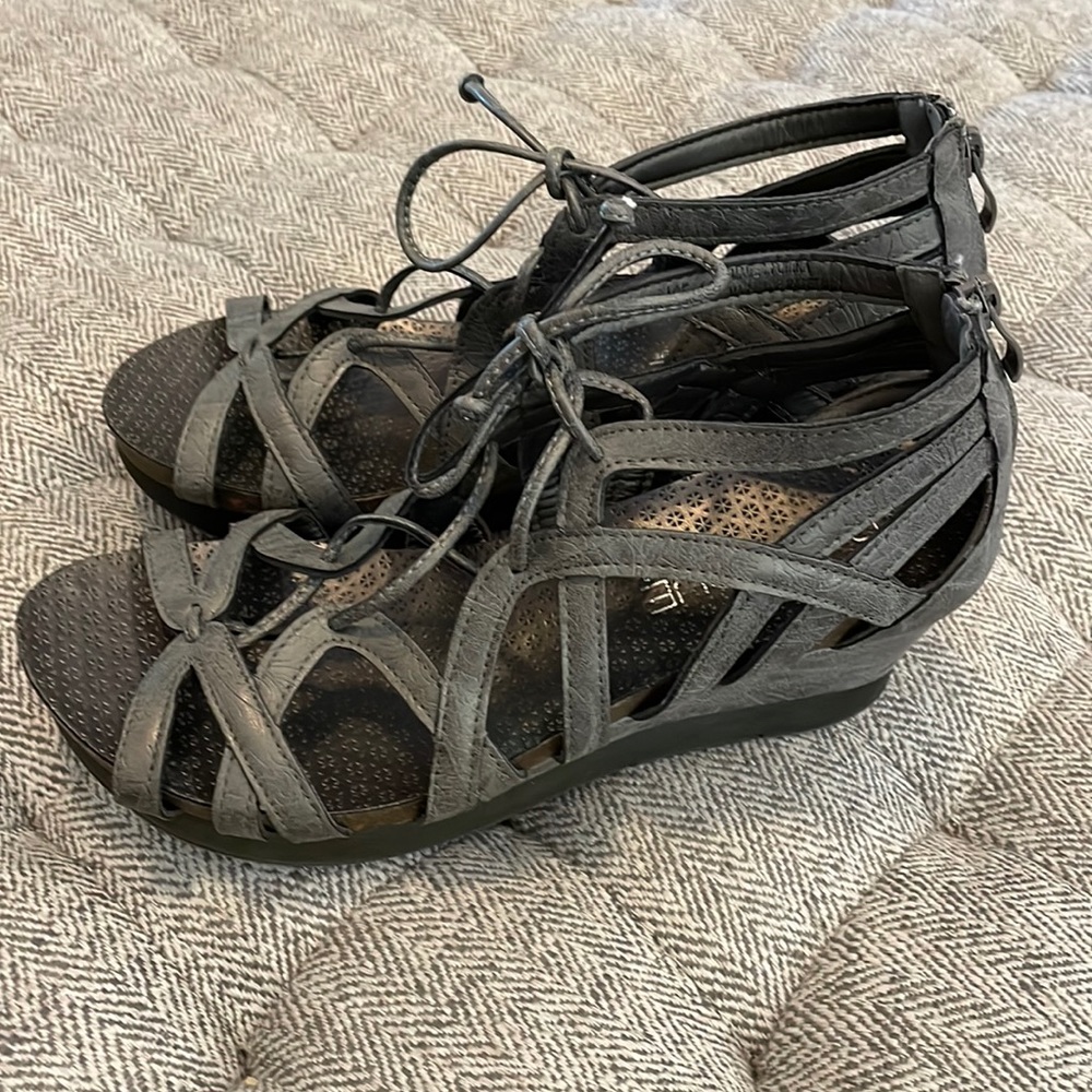 Boutique by Corkys Lace size 10